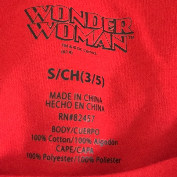 DC Wonder Woman Removable Cape Sleepwear Ava S-M - Picture 3 of 3